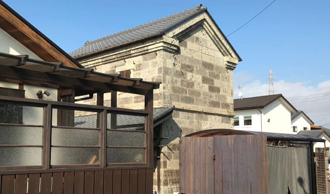 石造りの倉庫